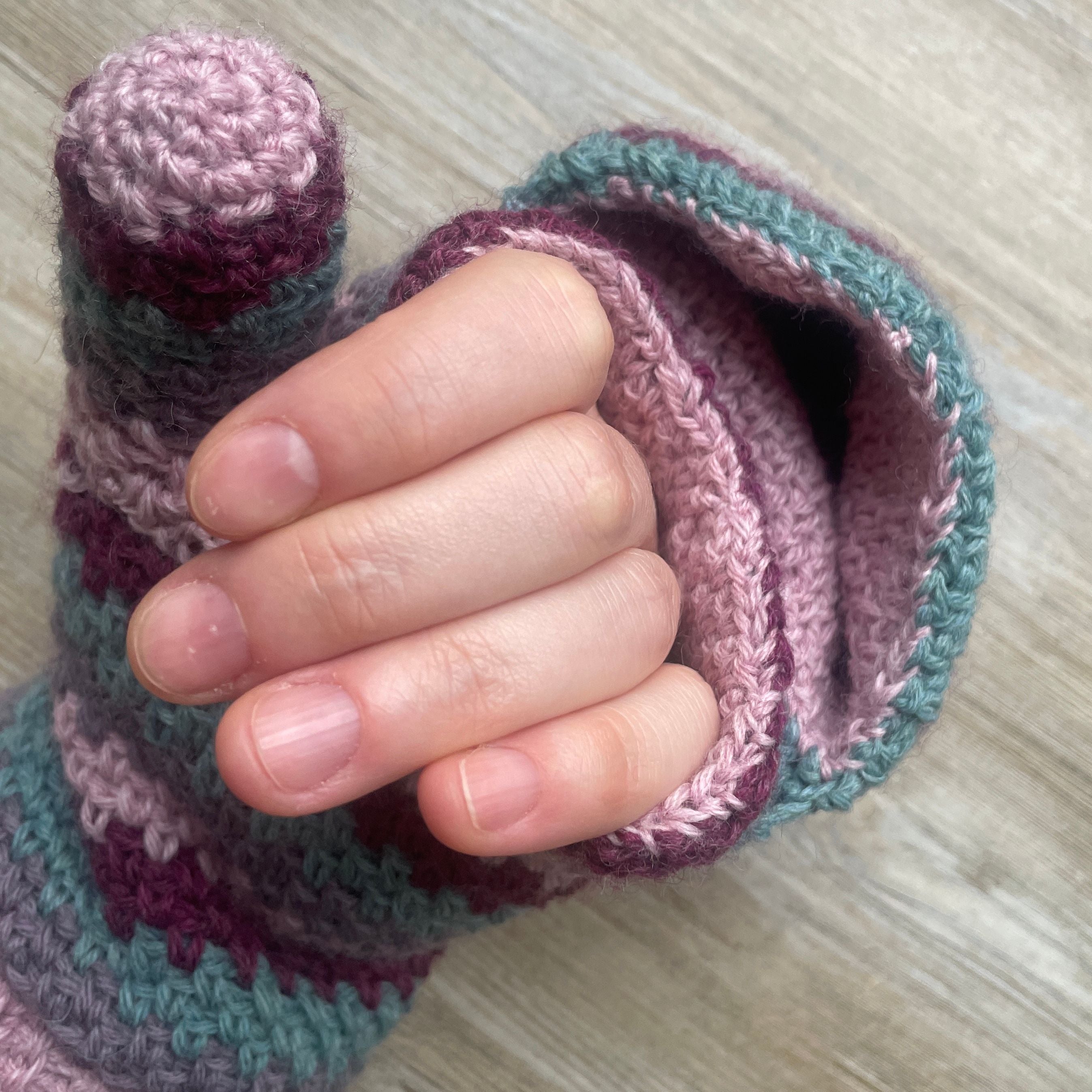 hobbii-anleitungen-andrea-handschuhe-strickanleitung-s-m-l-klappe image 7