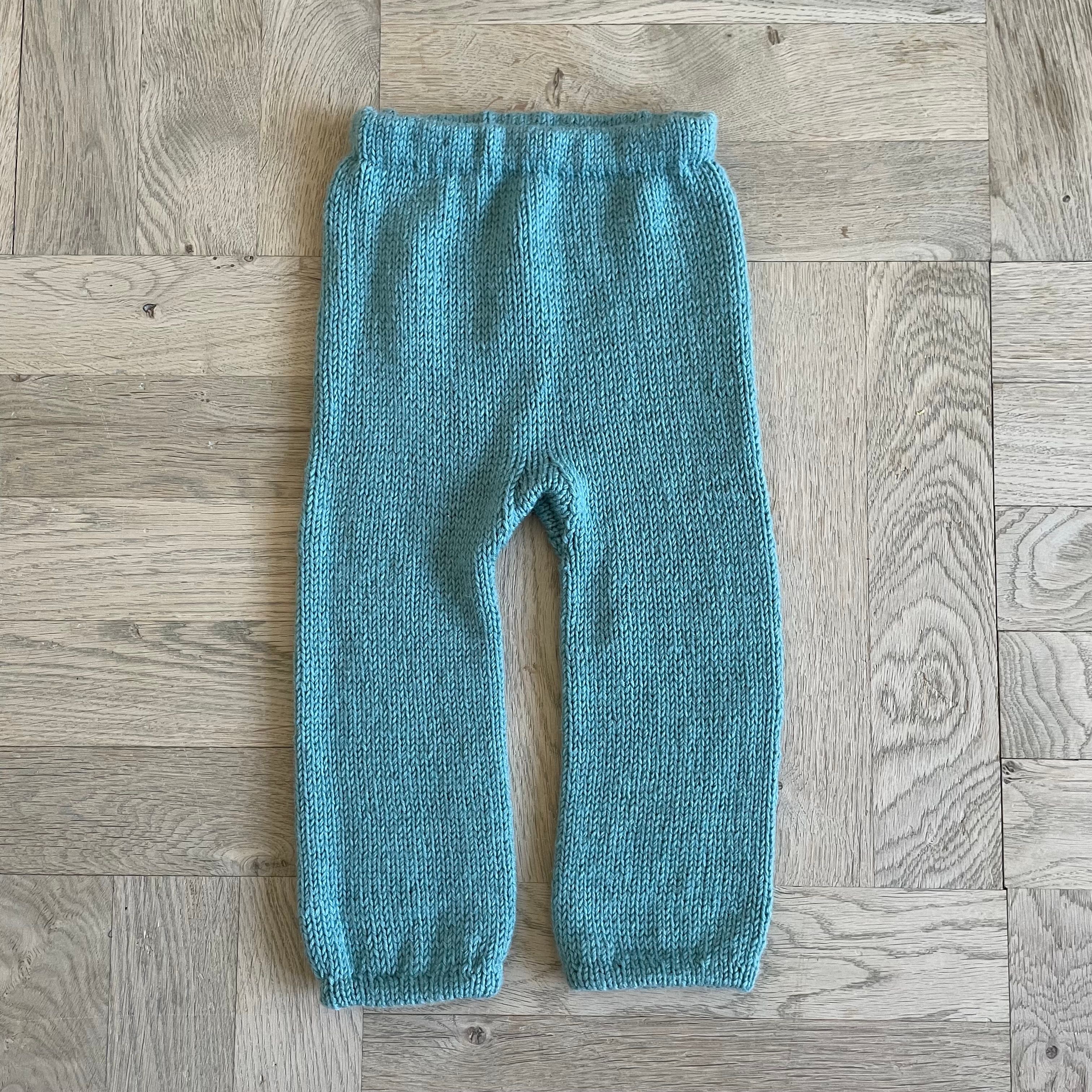 hobbii-casey-babyhose-strickanleitung-gr-1-jahr-waschbar image 1