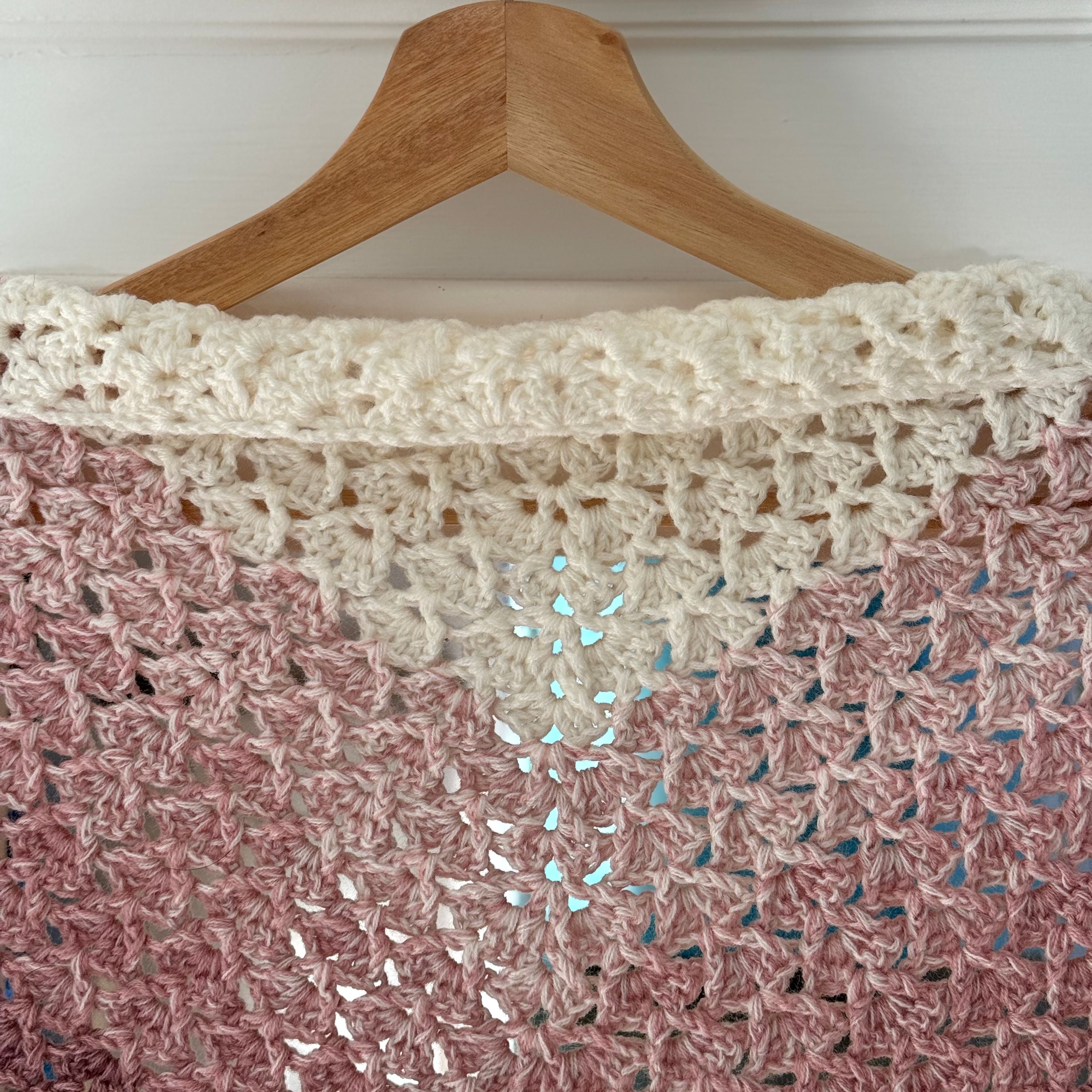 hobbii-amethyst-h-kelanleitung-schal-dreieckstuch image 3