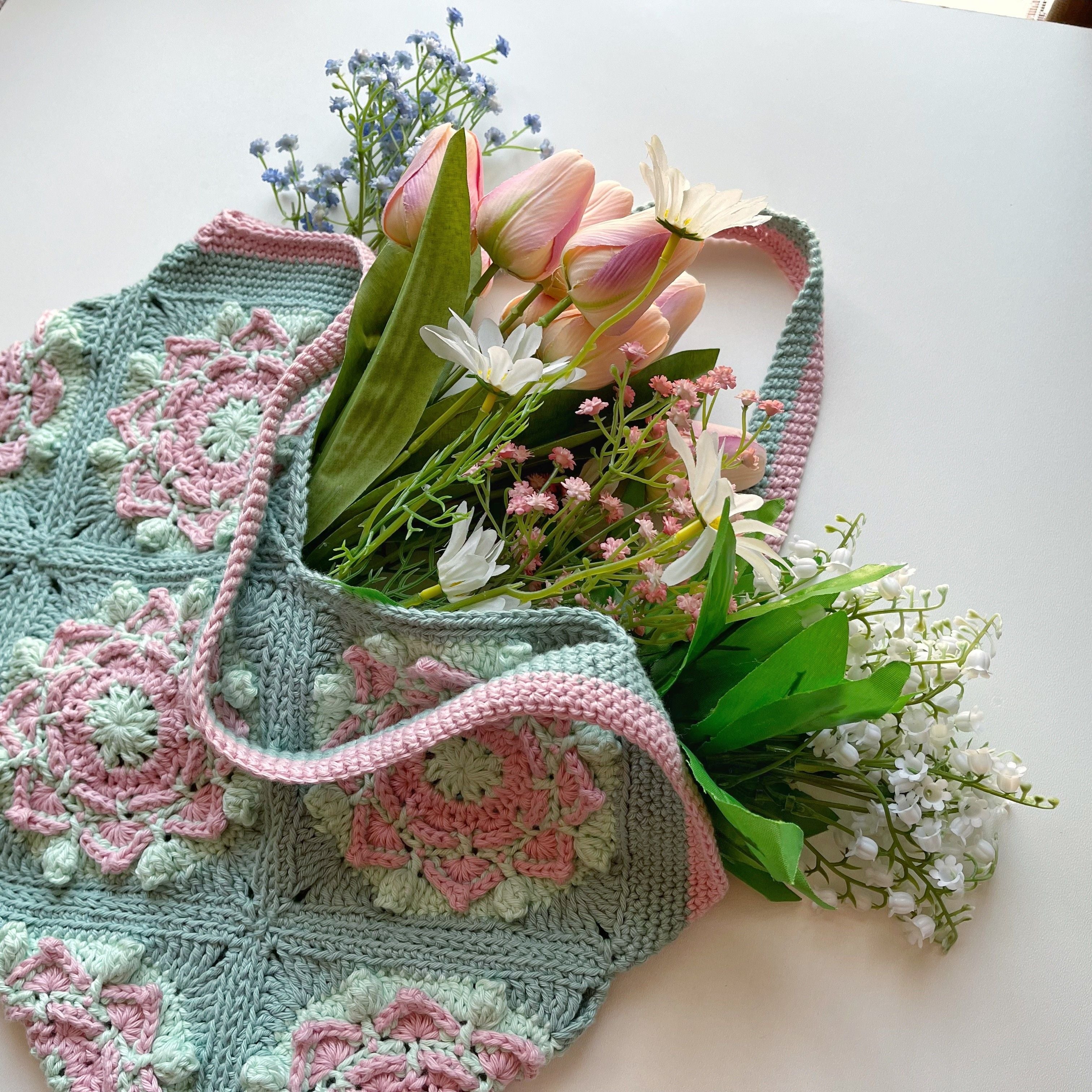 hobbii-flowers-of-spring-h-kelanleitung-tasche-pastell image 4