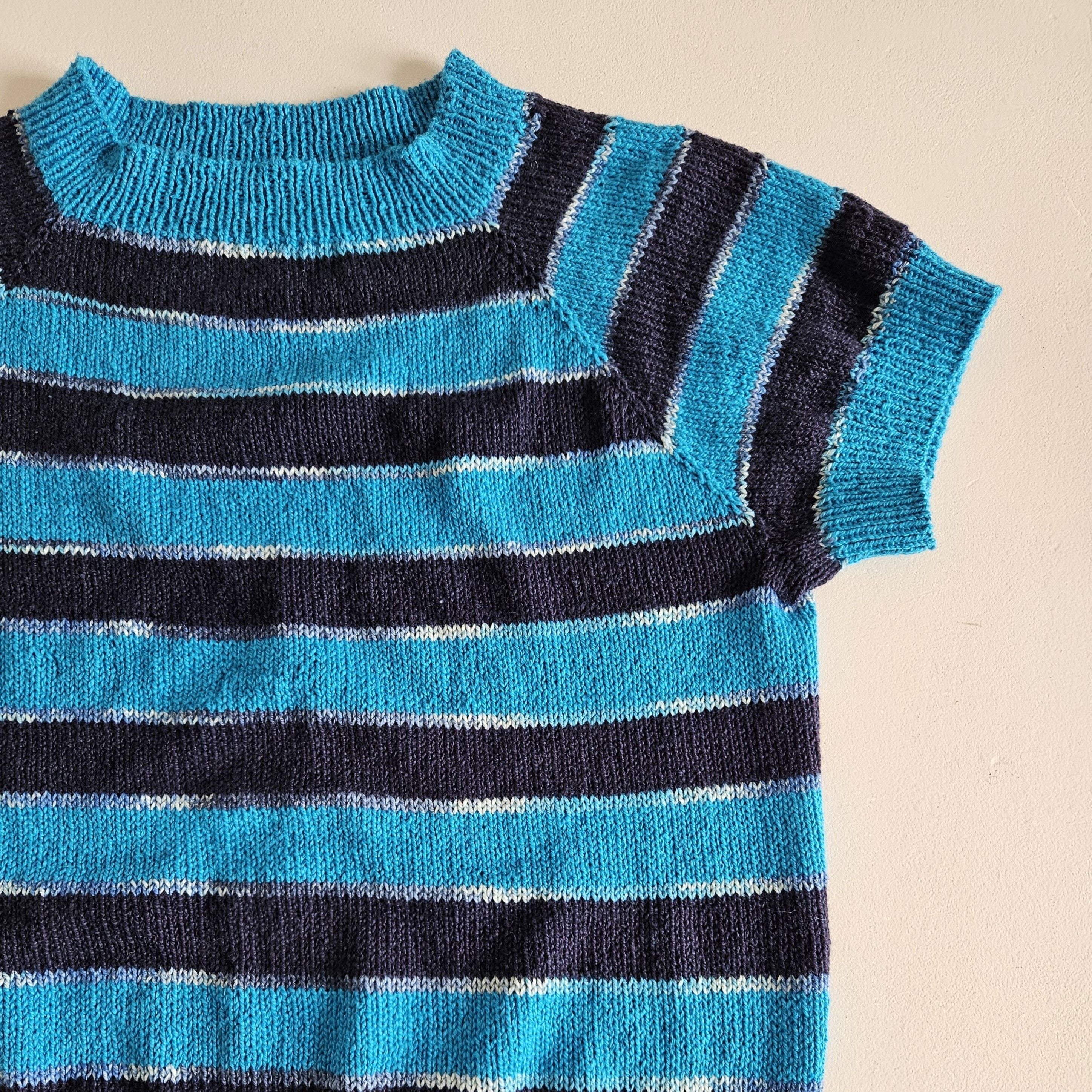 hobbii-sommer-striber-t-shirt-strickanleitung-xs-2xl-pdf image 4