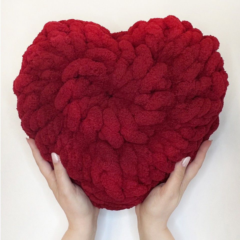 hobbii-anleitungen-love-pillow-kissen-rotes-herz-jumbo-garn image 4
