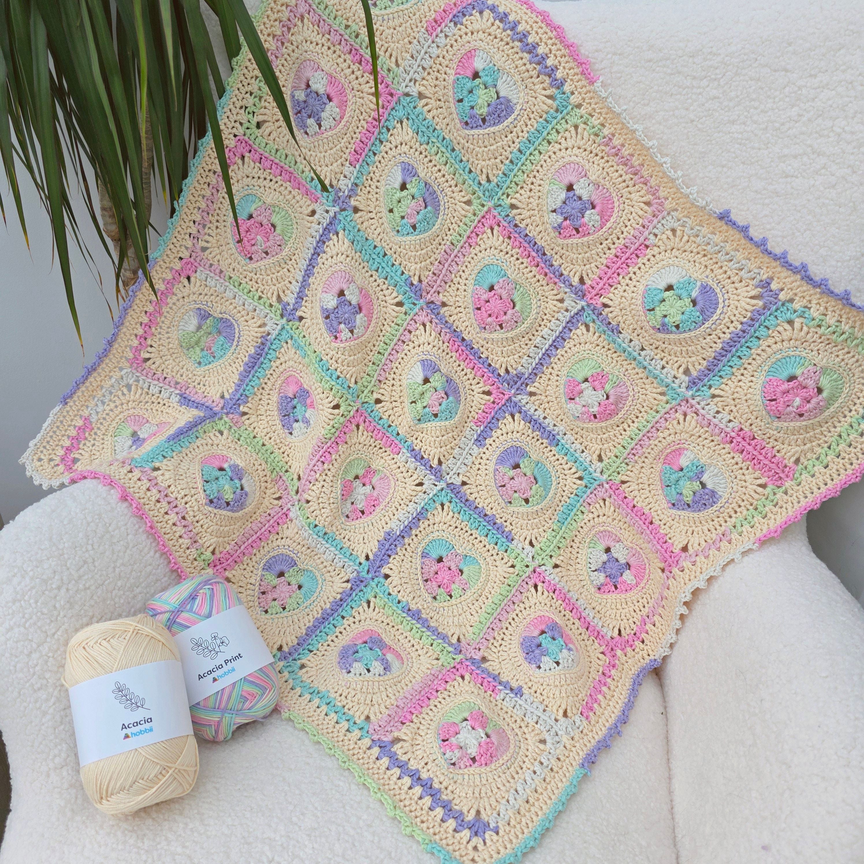 hobbii-blossom-hearts-babydecke-h-kelanleitung-70x70-herz image 1