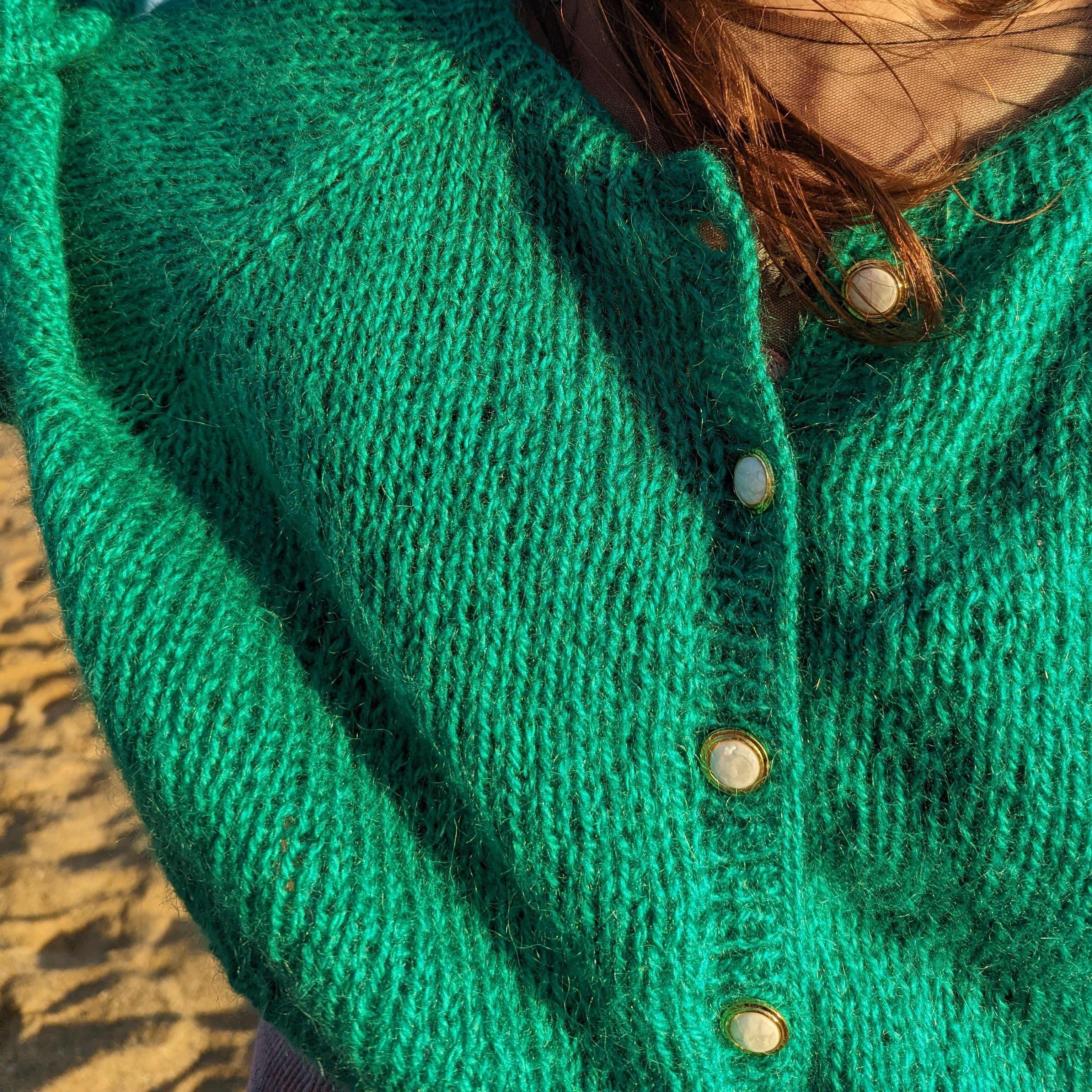 hobbii-chou-jacke-strickanleitung-pdf-oversize-kurz image 2