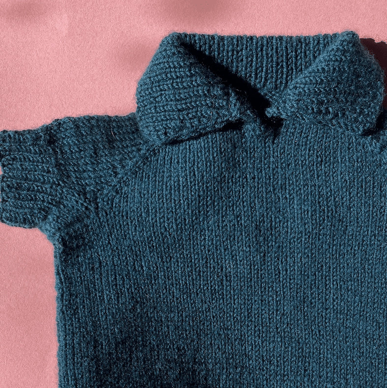hobbii-anleitungen-easy-polo-tee-baby-strickanleitung-0-2-monate image 3