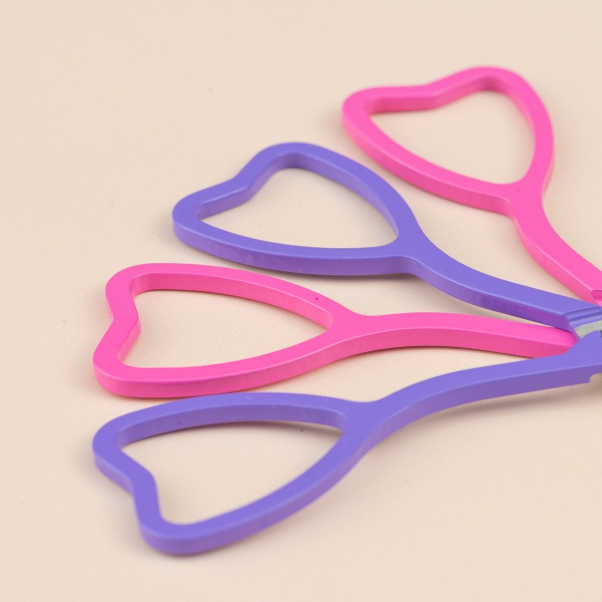 hobbii-zubeh-r-schere-heart-stickschere-pink-herzgriff image 3