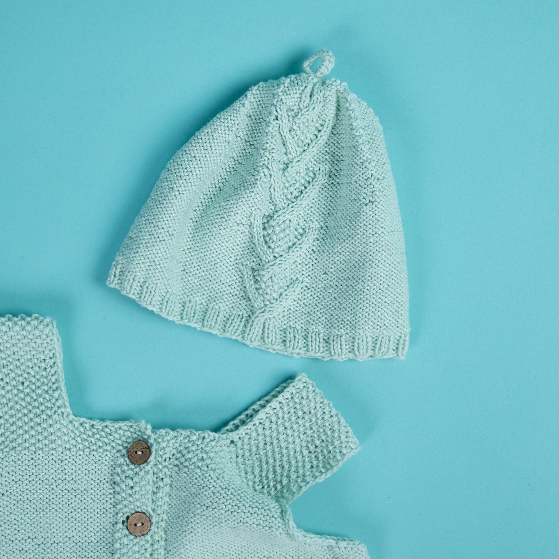 hobbii-anleitungen-sam-suss-kinderm-tze-strickanleitung-baby image 5