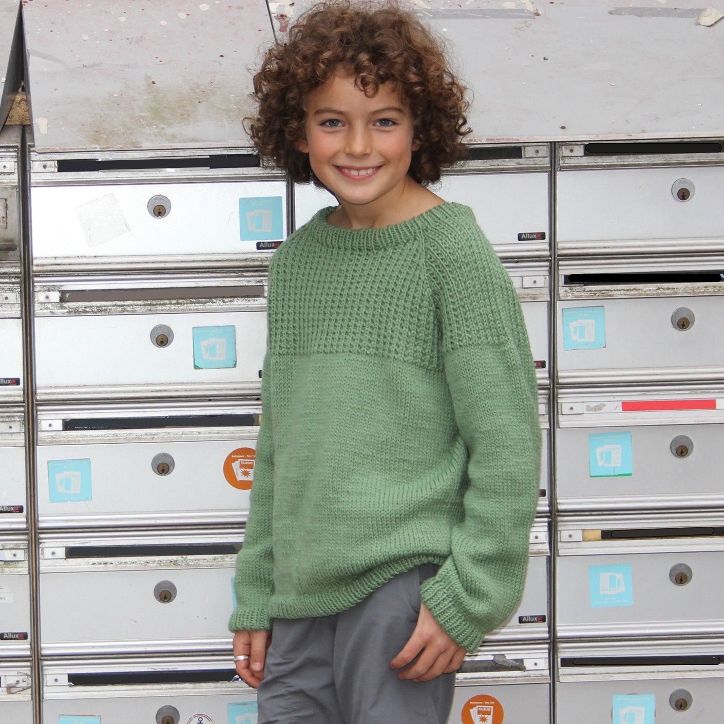 hobbii-anleitungen-henry-kinderpullover-strickanleitung-2-12-jahre image 1