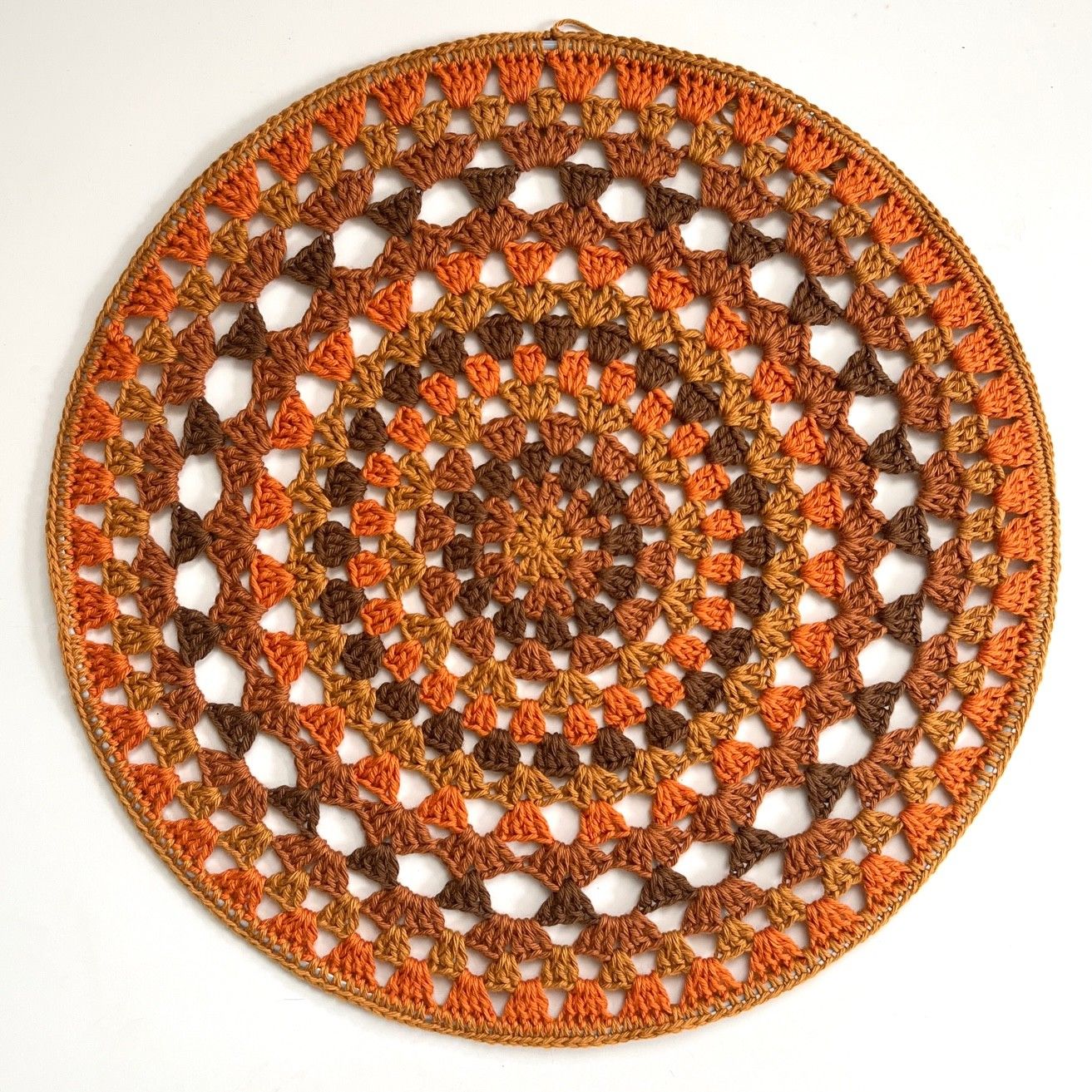 hobbii-ode-to-granny-mandala-h-kelanleitung-untersetzer image 2