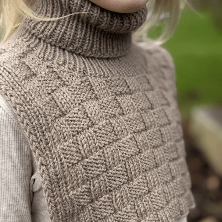 hobbii-anleitungen-easy-square-neck-junior-kragenschal-pdf-2-12j image 2