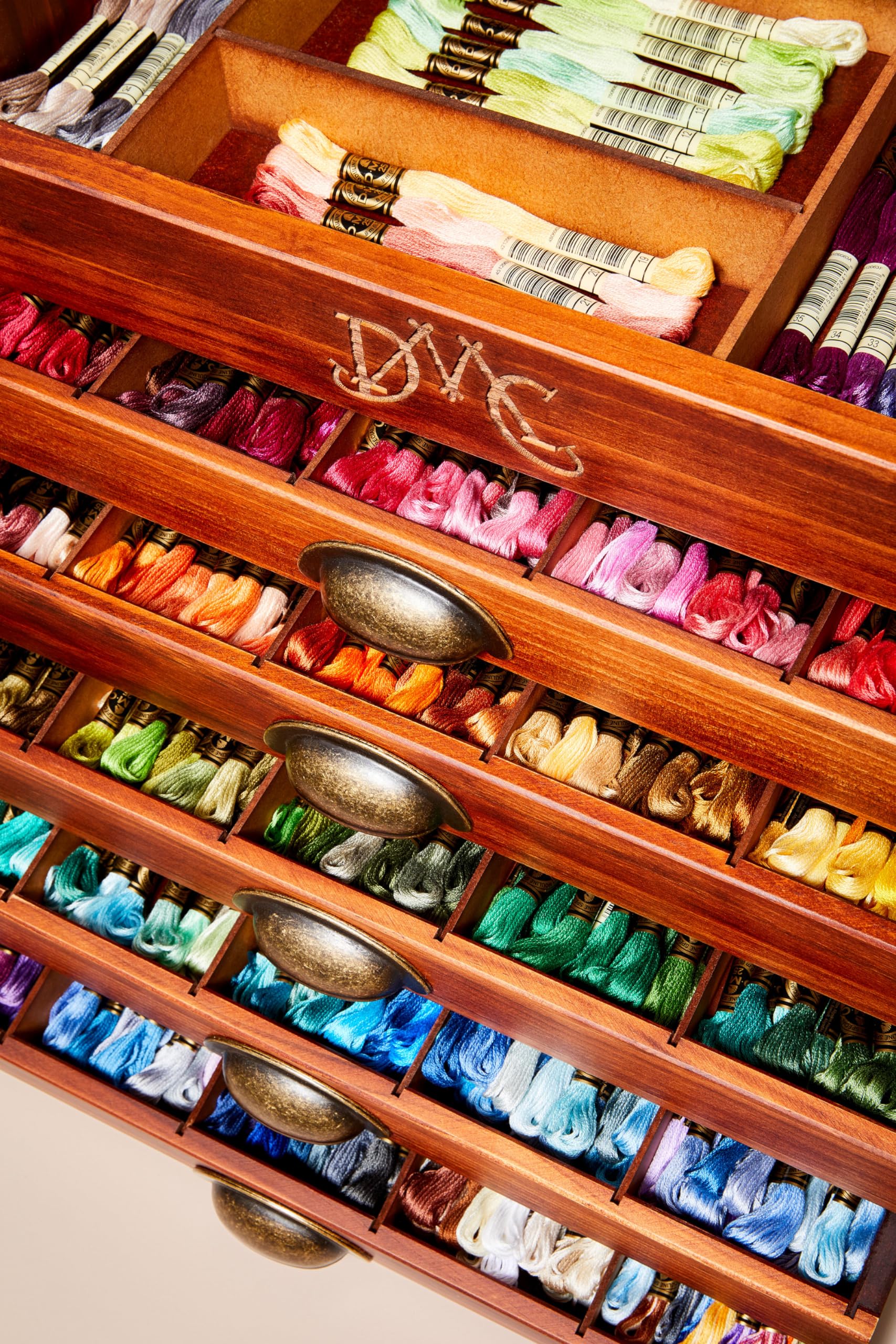 dmc-moulin-sp-cial-stickgarn-500-farben-holzkasten image 2
