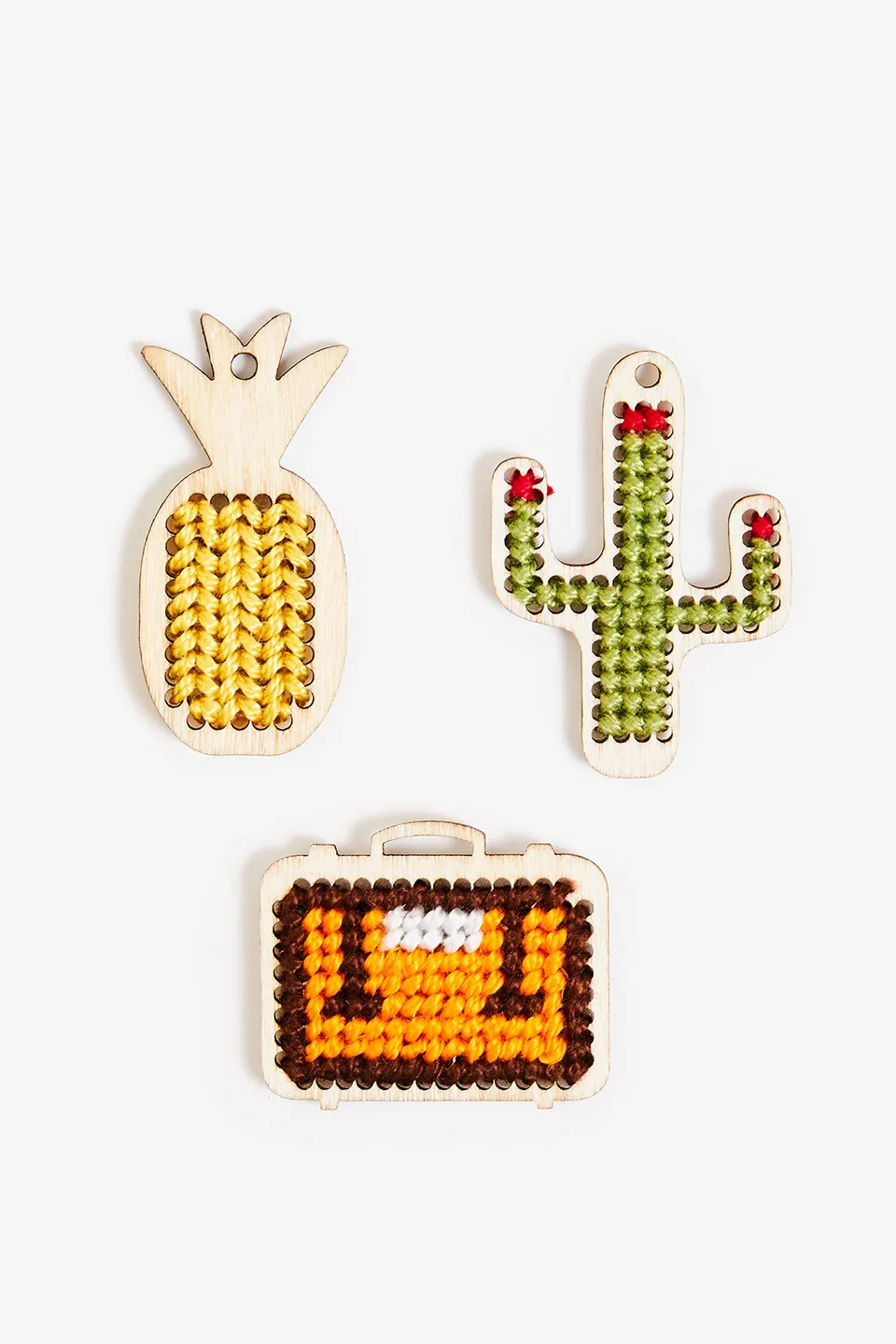 dmc-holzanh-nger-zum-besticken-3er-set-ananas-kaktus-koffer image 1