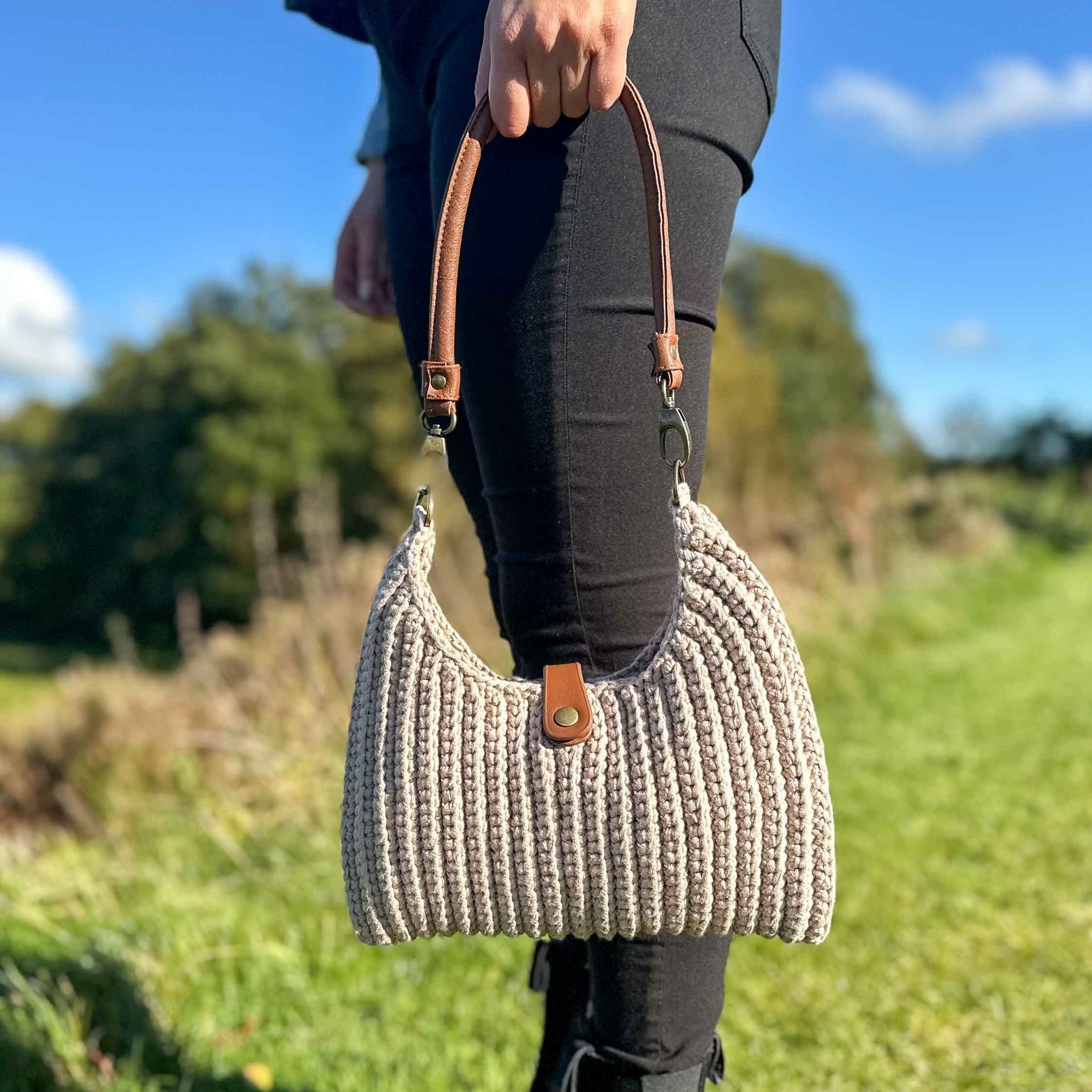 hobbii-anleitungen-amelia-handtasche-strickanleitung-one-size-hobo image 5