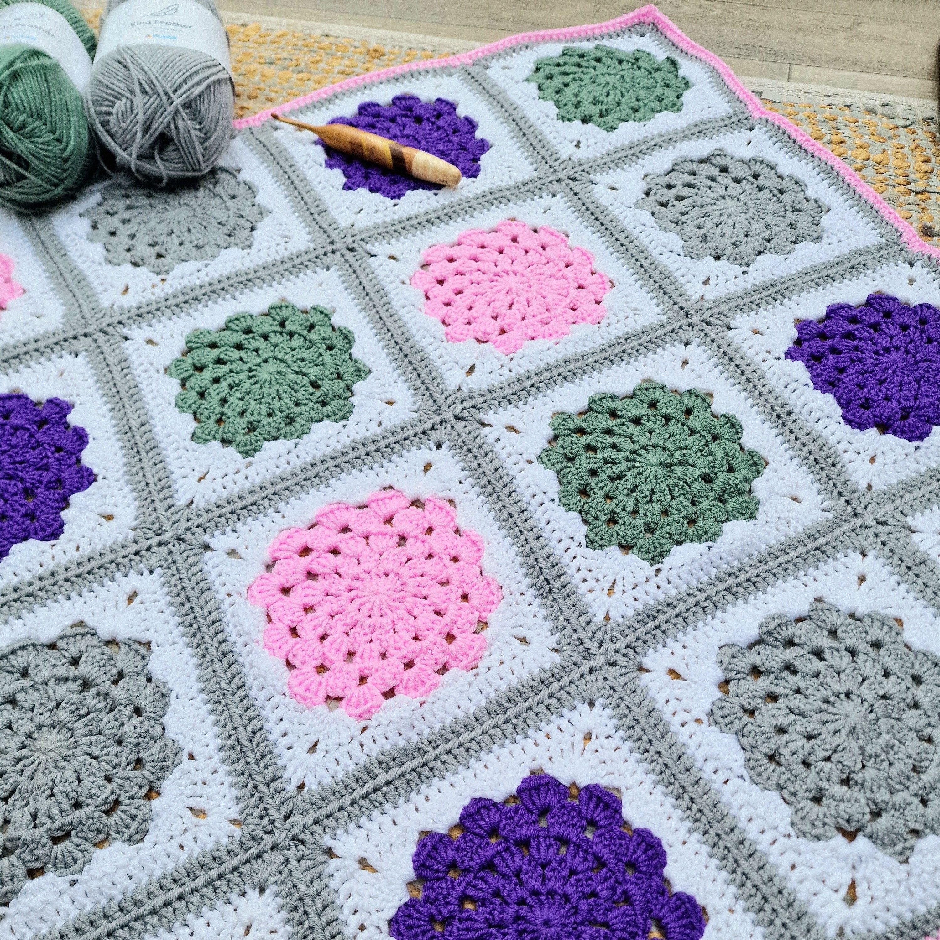 hobbii-anleitungen-poppys-babydecke-anleitung-pdf-77x77-cm image 3