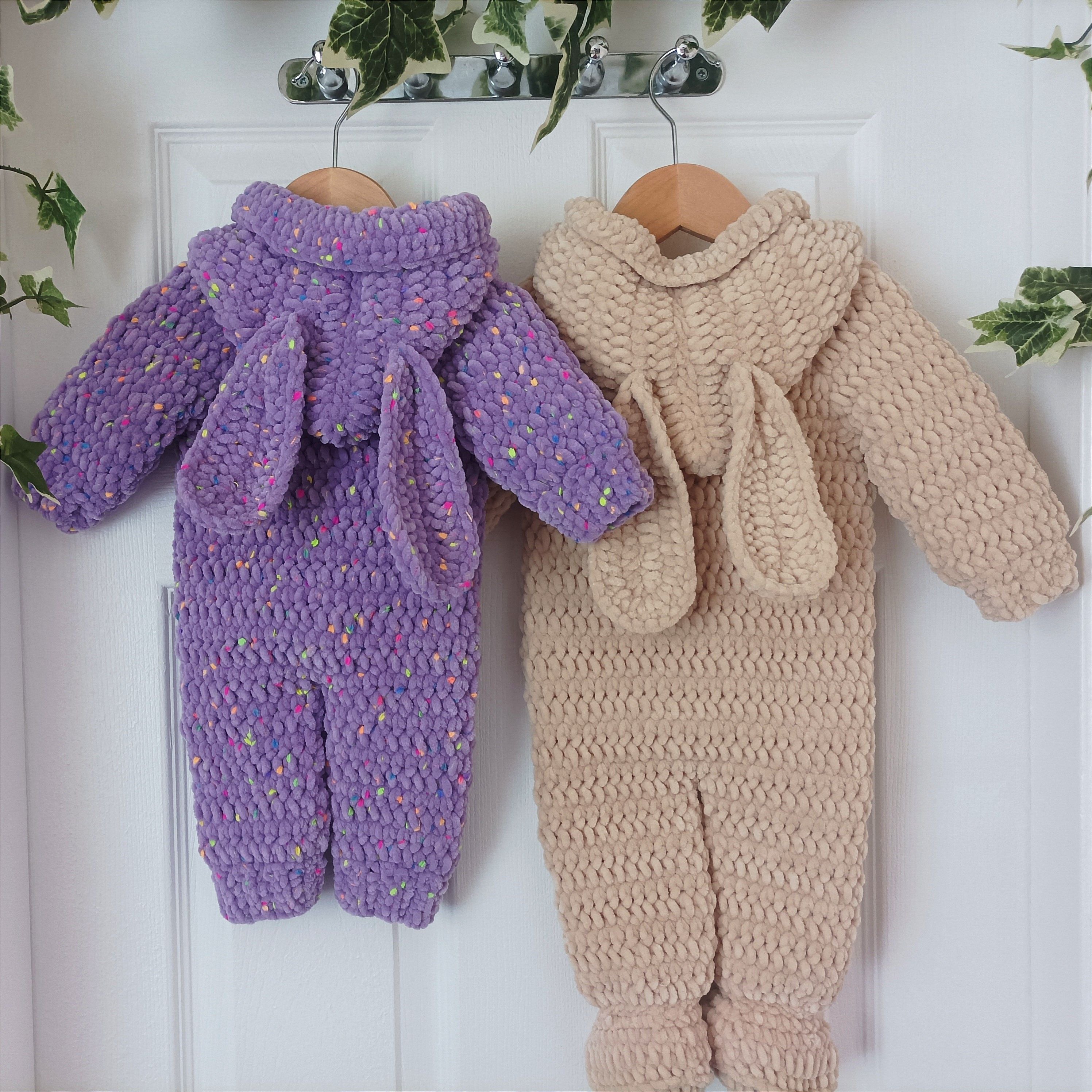 hobbii-anleitungen-honey-bunny-einteiler-h-kelanleitung-pdf-baby image 1