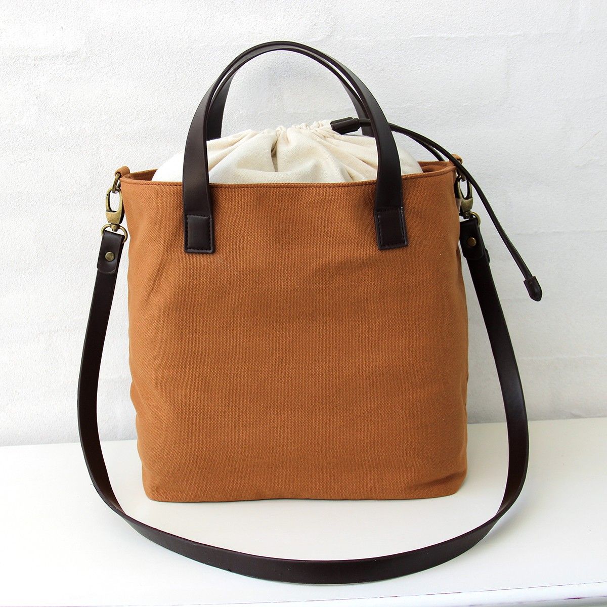 hobbii-schultertasche-garn-canvas-tasche-braun-38-5-cm image 7