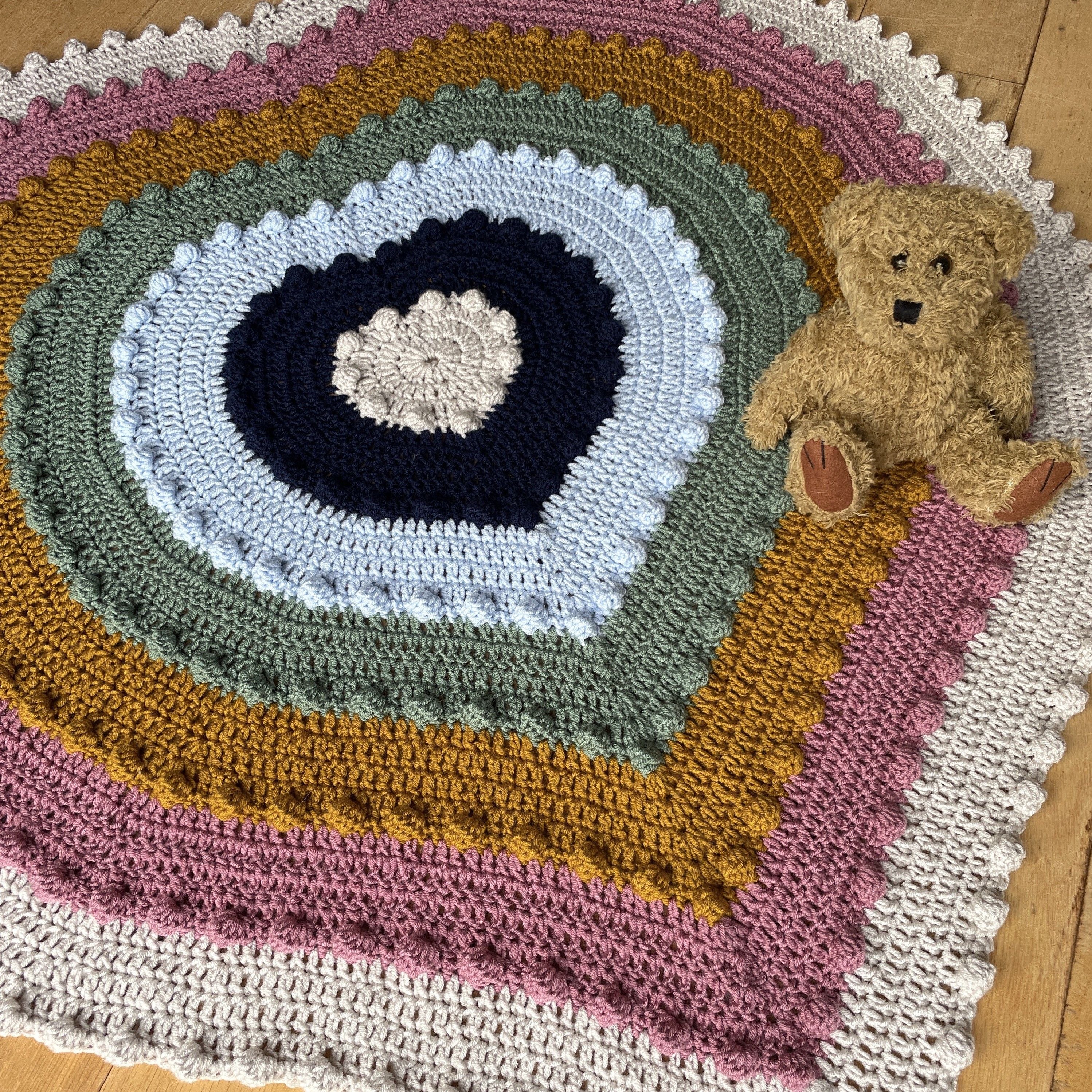 hobbii-atria-bobble-heart-decke-h-kelanleitung-100x100-cm image 4