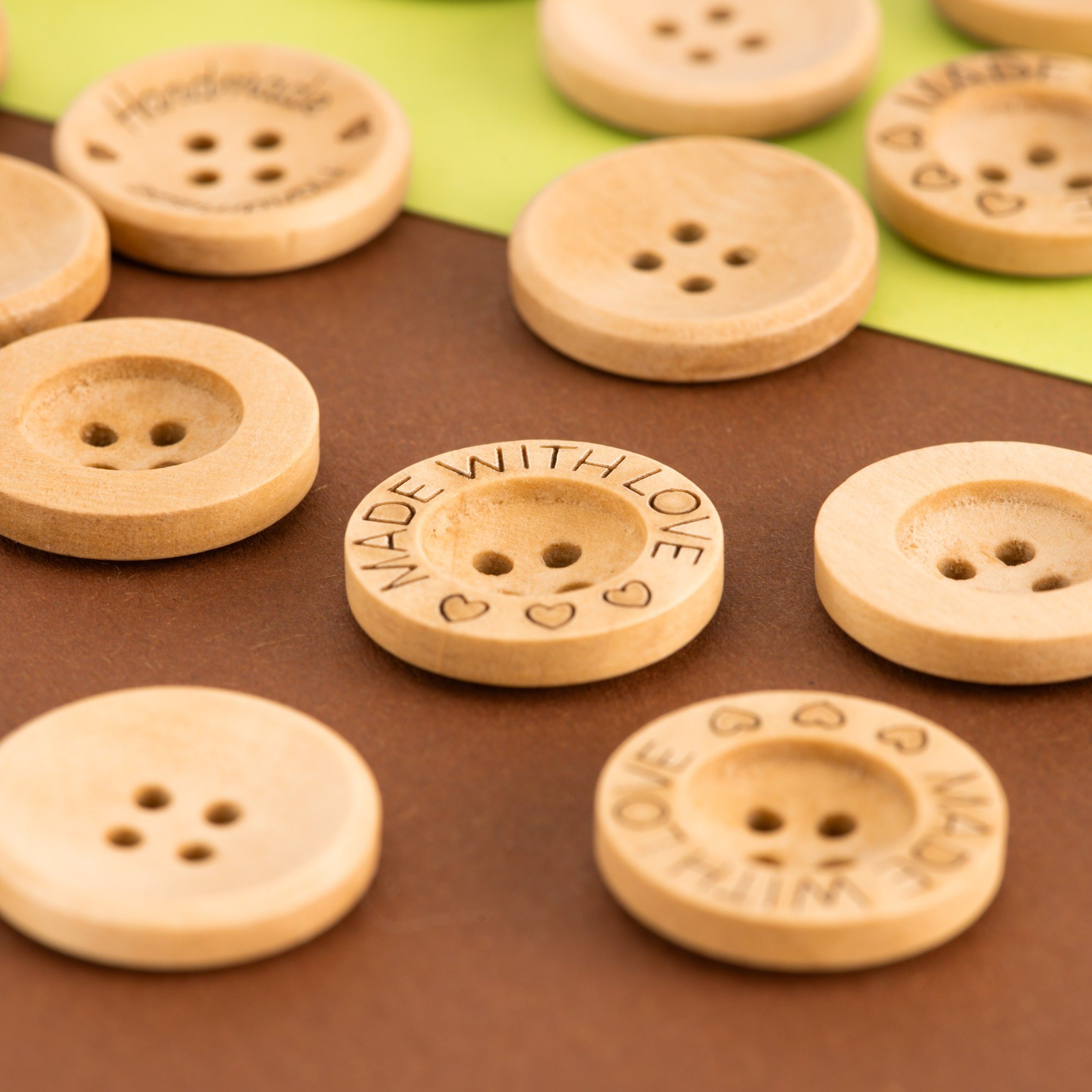 hobbii-holzkn-pfe-21-mm-box-24-st-ck-4-designs-handmade image 4